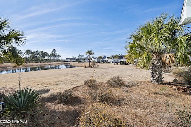 view of yard featuring a water view