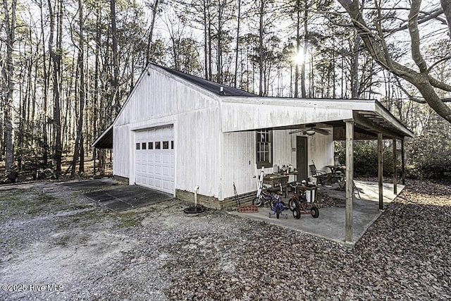 garage with ceiling fan