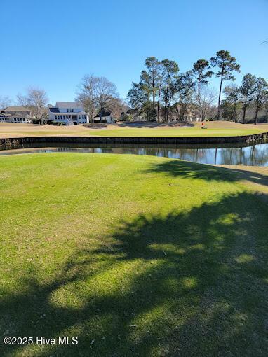 view of yard featuring a water view