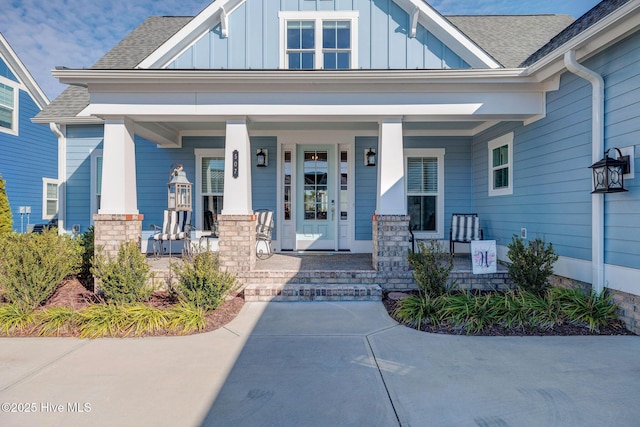 property entrance featuring a porch