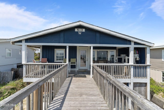 view of front of property