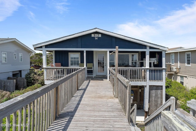 view of front of property