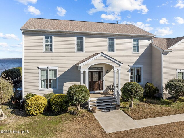 view of front facade with a front lawn