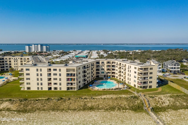 bird's eye view with a water view