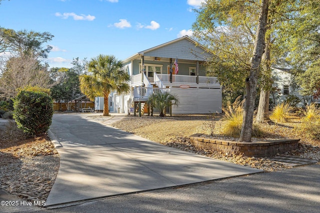 view of front of property featuring covered porch