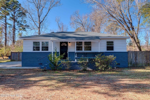 view of front of property featuring a porch