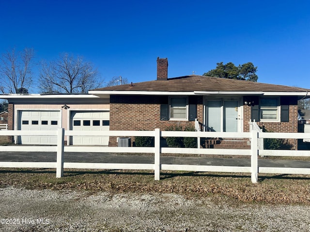 view of front of house featuring a garage