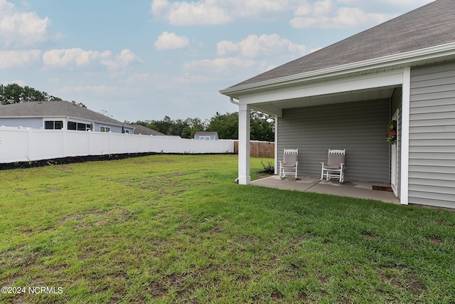 view of yard with a patio