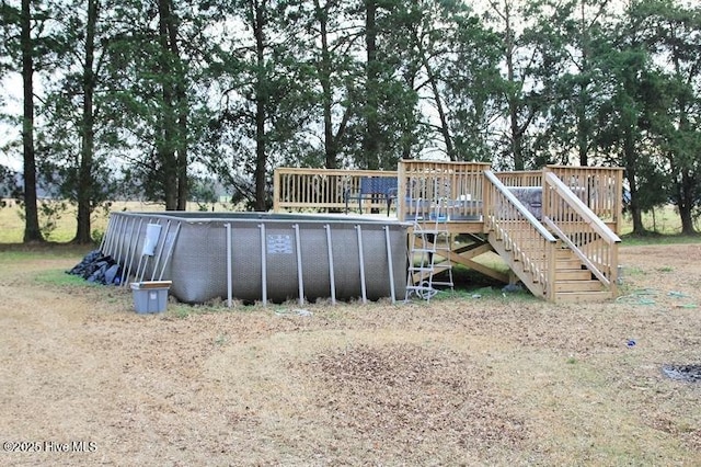 view of swimming pool