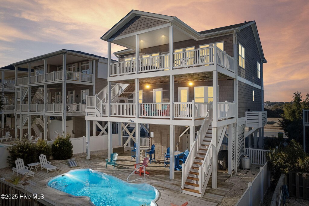 view of front of house with a carport