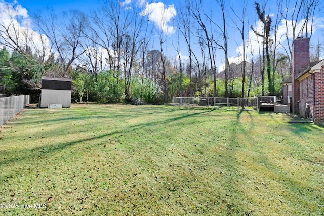 view of yard with a shed