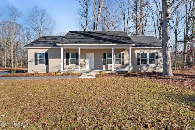 view of front facade featuring a front lawn and a porch