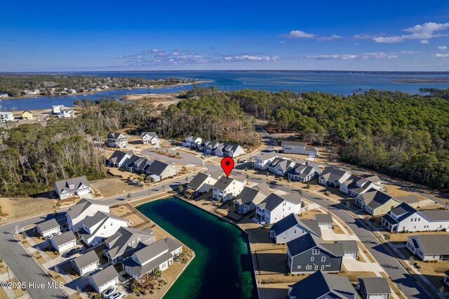 435 Goldeneye Ct, Beaufort, NC 28516 - aerial view of property and surrounding area featuring nearby suburban area and a nearby body of water
