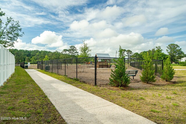 435 Goldeneye Ct, Beaufort, NC 28516 - view of home's community featuring fence