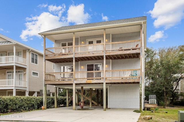 view of front of house with a carport