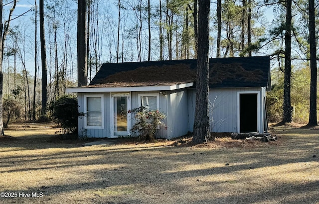 view of outdoor structure