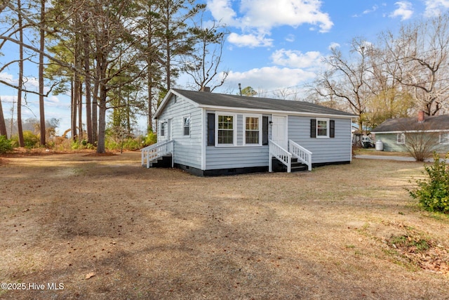 view of front of house with a front yard