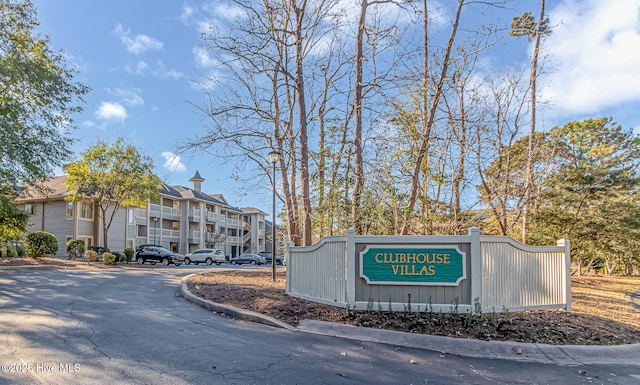 view of community / neighborhood sign