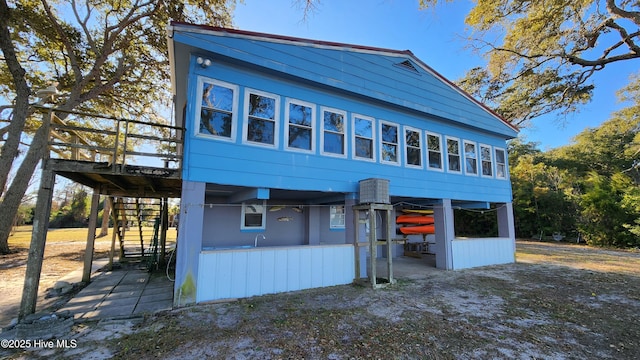 view of front of home featuring a deck