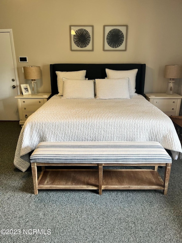 bedroom with carpet flooring