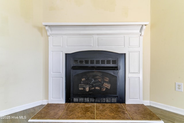 room details with hardwood / wood-style floors