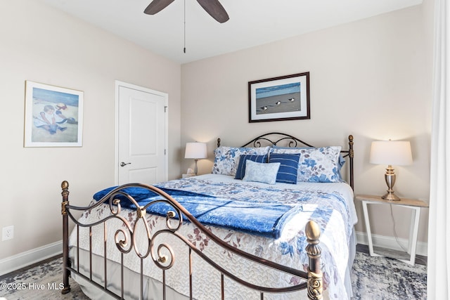 bedroom with ceiling fan