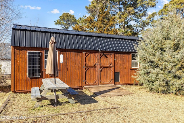 view of outdoor structure