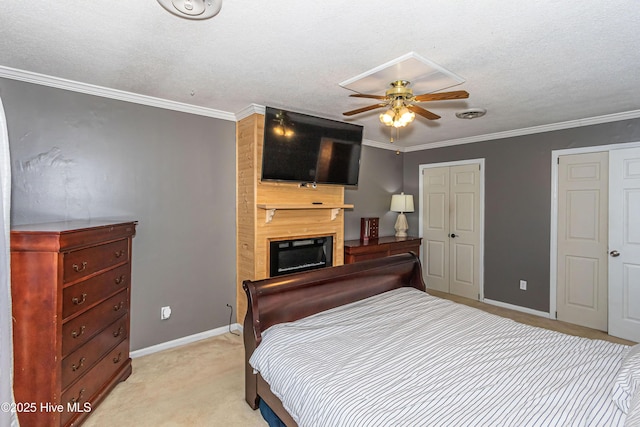 bedroom featuring a textured ceiling, light carpet, crown molding, and ceiling fan