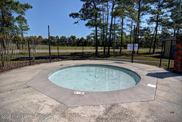 view of swimming pool