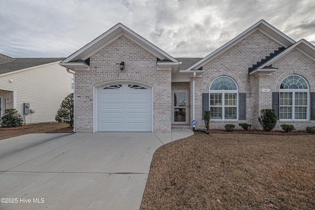 view of front facade featuring a garage