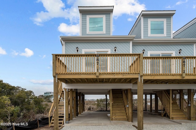 view of front facade featuring a carport