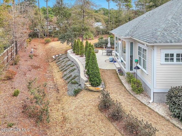 view of yard featuring a patio area