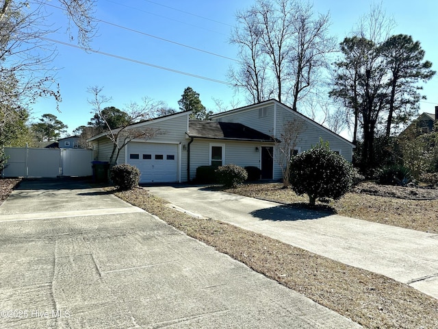 view of front facade with a garage