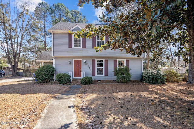 colonial inspired home featuring crawl space