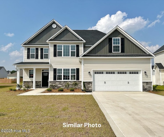 craftsman-style house featuring a porch and a front lawn