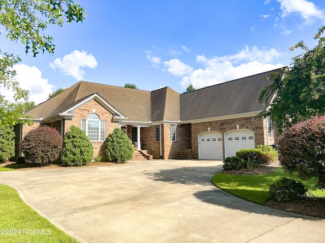 view of front facade featuring a garage