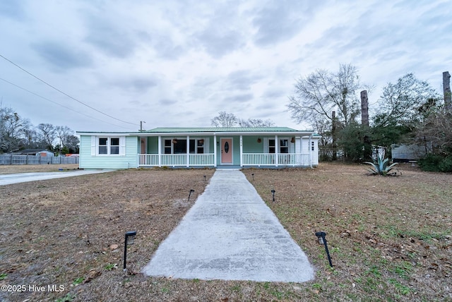 view of front of house featuring a porch