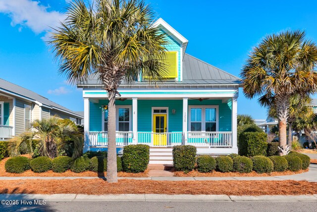 view of front of home featuring a porch