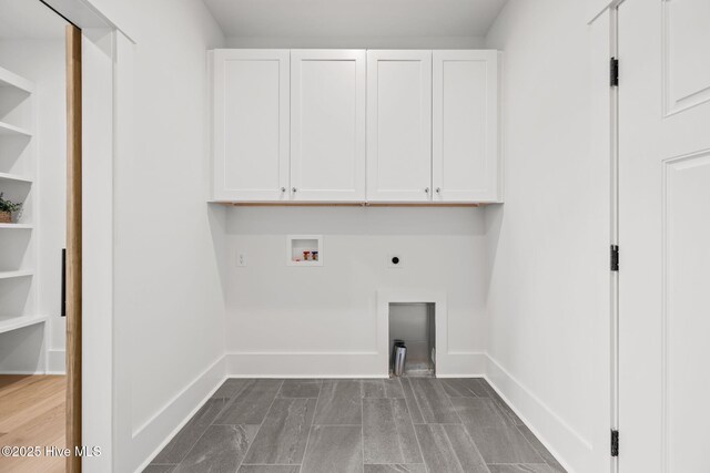 mudroom featuring light hardwood / wood-style floors and a barn door