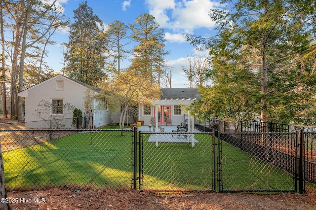 view of front of house with a front lawn