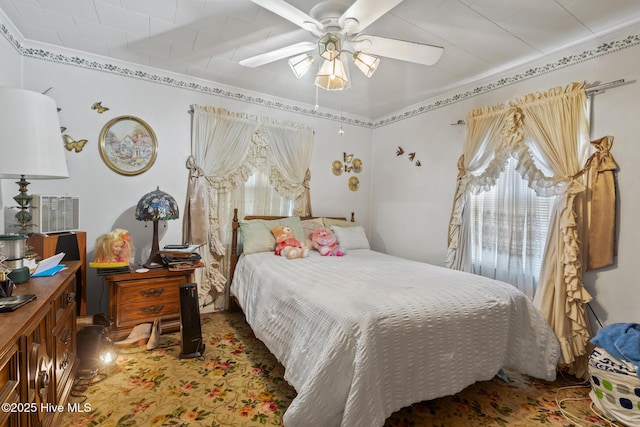 bedroom with ceiling fan