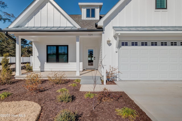 view of front of house featuring covered porch