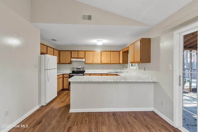 kitchen featuring electric stove, dark hardwood / wood-style floors, white refrigerator, and kitchen peninsula