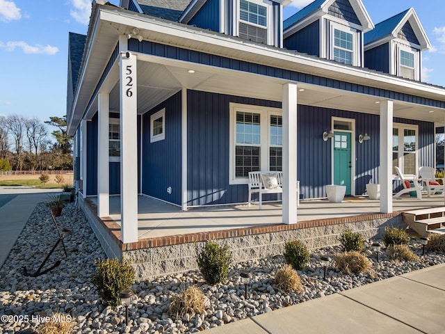 view of front facade with covered porch