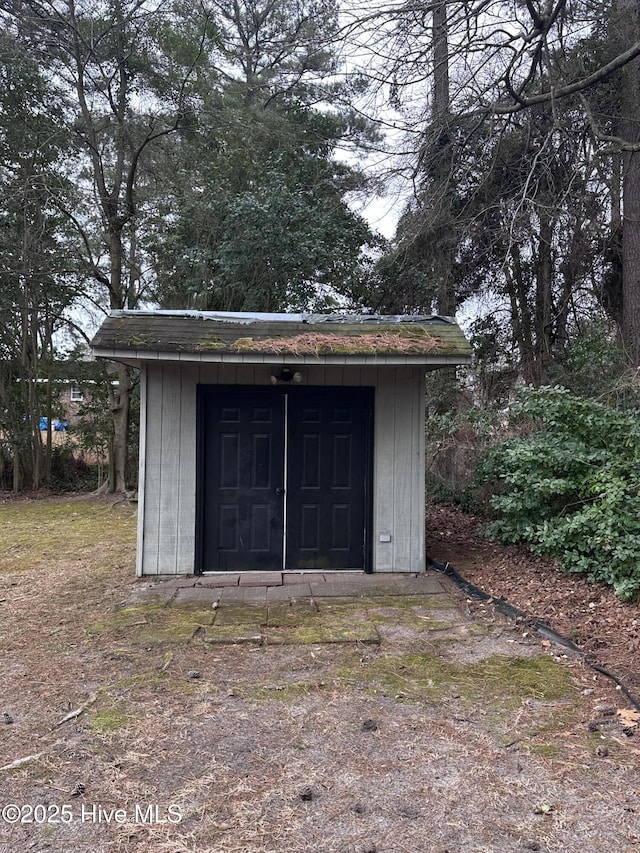 view of outbuilding