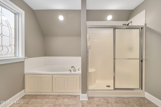 unfurnished room featuring ornamental molding, ceiling fan, and light wood-type flooring