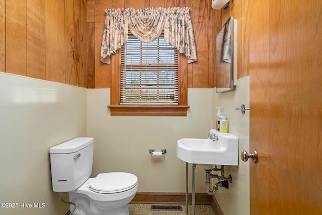 bathroom with sink and toilet