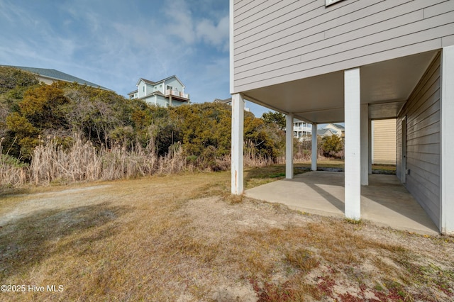 view of yard with a patio