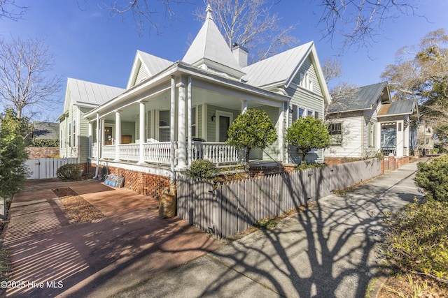 view of front of home featuring covered porch