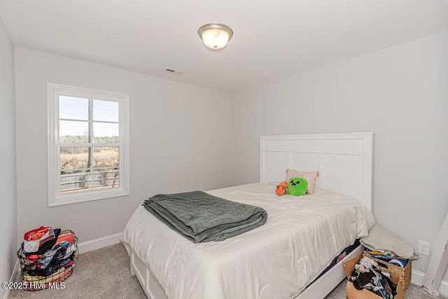 bedroom featuring carpet floors